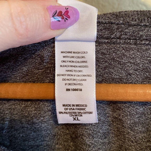 Red Rocks Amphitheater T-Shirt Ladies - Picture 4 of 5